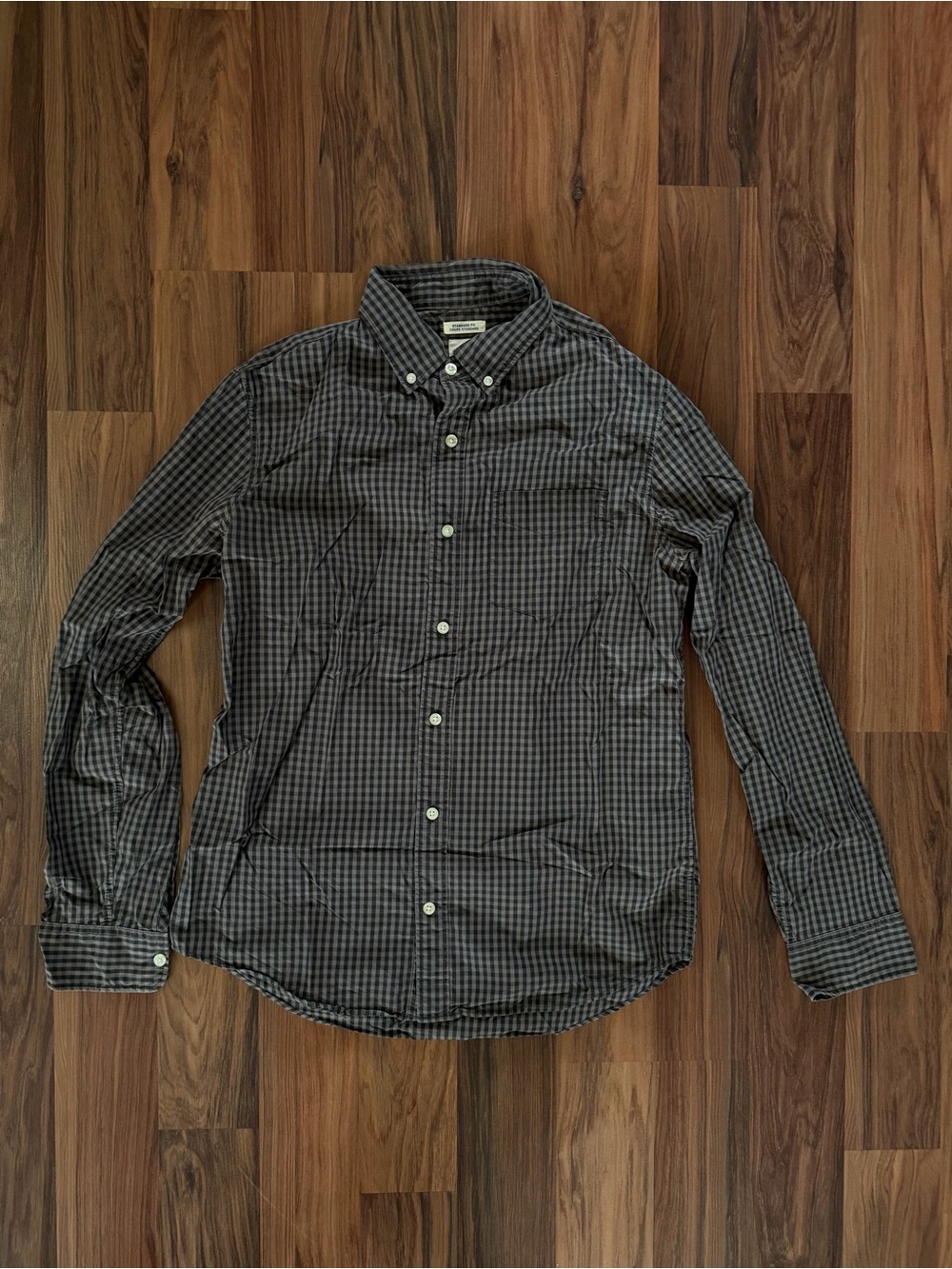 GAP Men's Black and Gray Check Button-Down Shirt